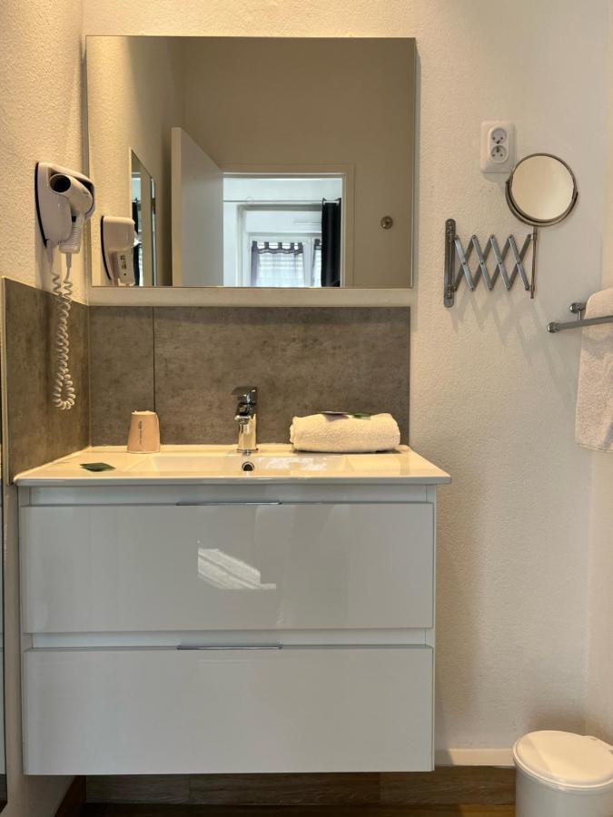 Agena Hotel Brest Bagian luar foto