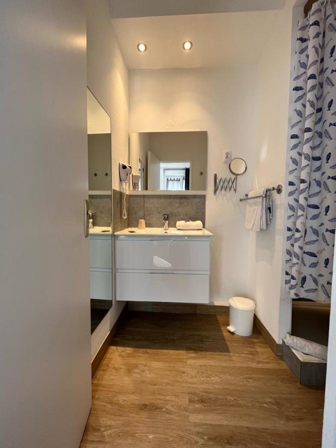 Agena Hotel Brest Bagian luar foto