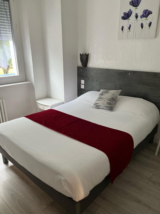 Agena Hotel Brest Bagian luar foto