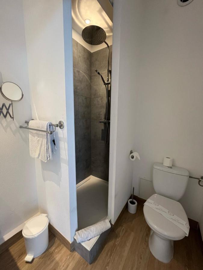 Agena Hotel Brest Bagian luar foto