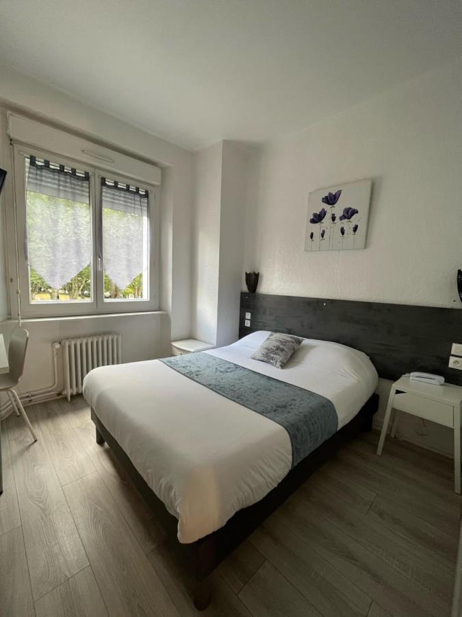 Agena Hotel Brest Bagian luar foto