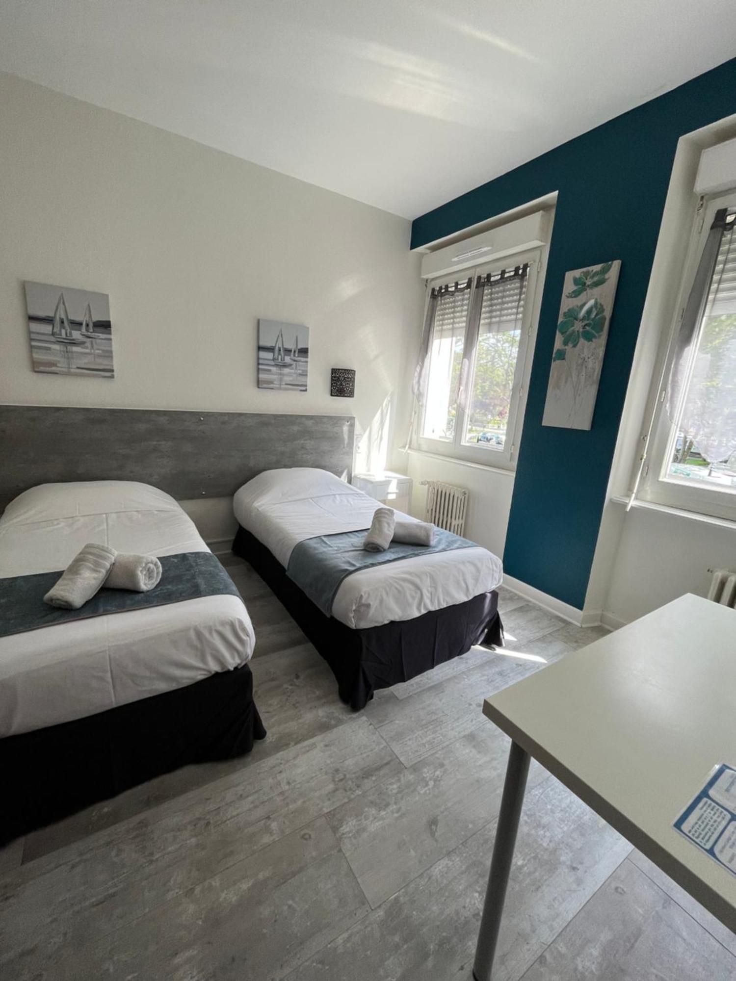 Agena Hotel Brest Bagian luar foto