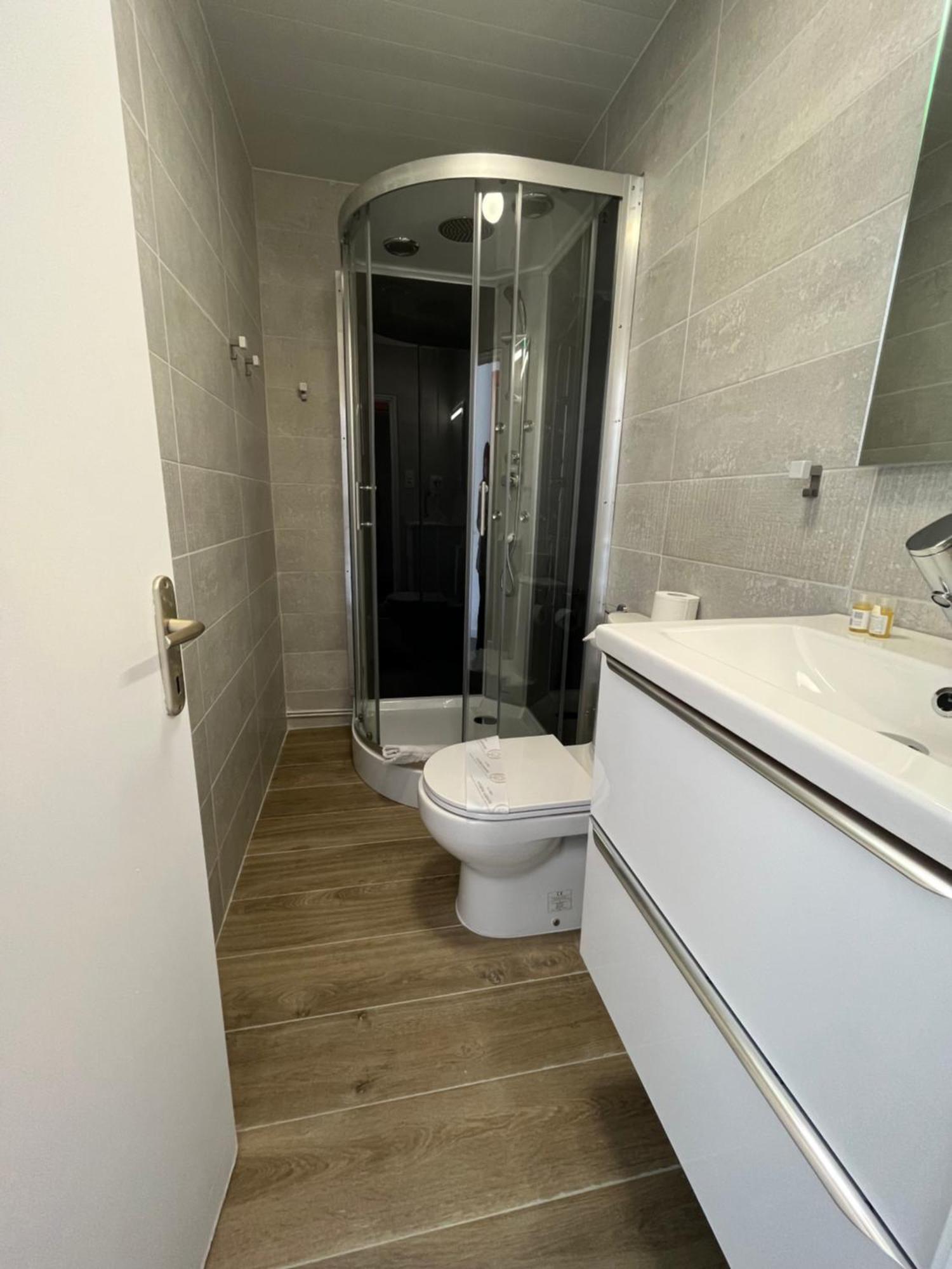 Agena Hotel Brest Bagian luar foto