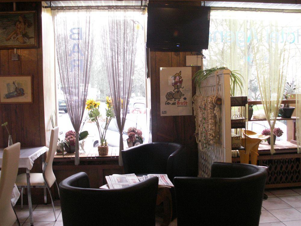 Agena Hotel Brest Bagian luar foto