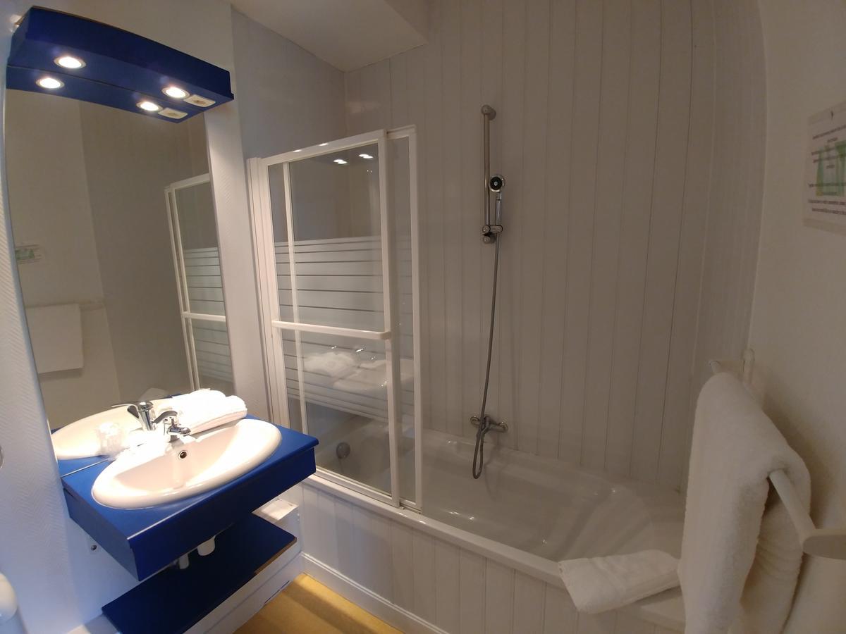Agena Hotel Brest Bagian luar foto