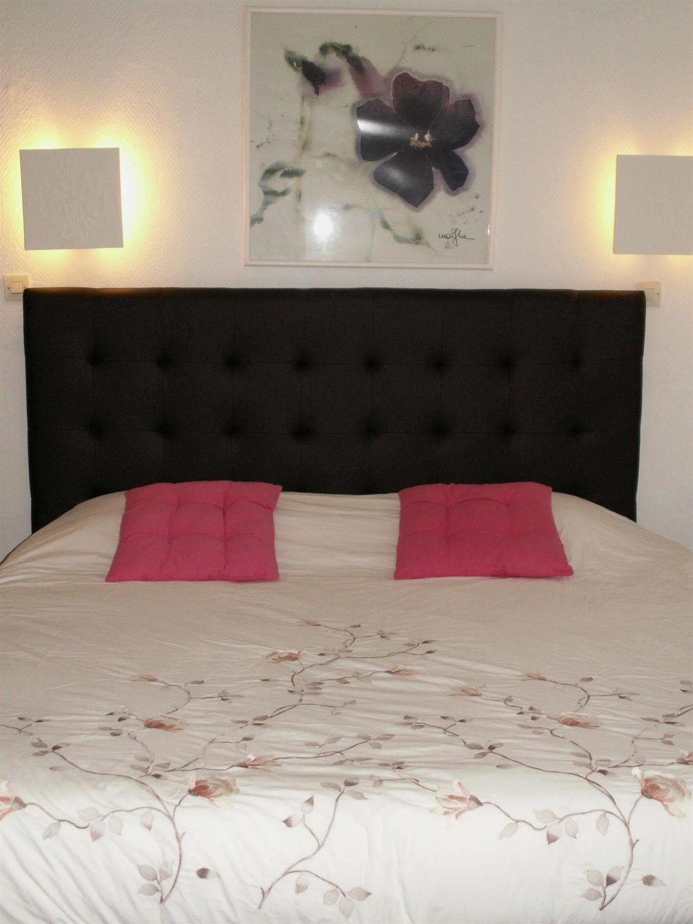 Agena Hotel Brest Bagian luar foto