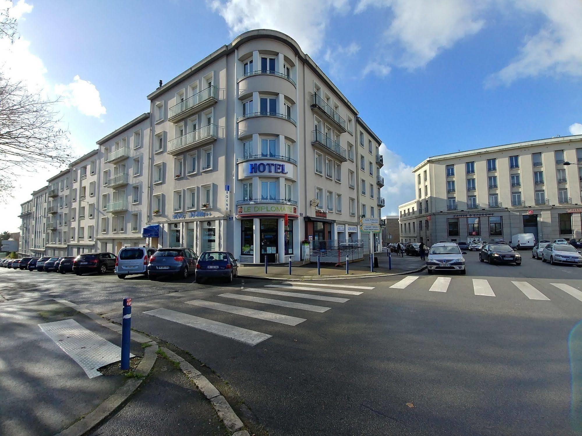 Agena Hotel Brest Bagian luar foto