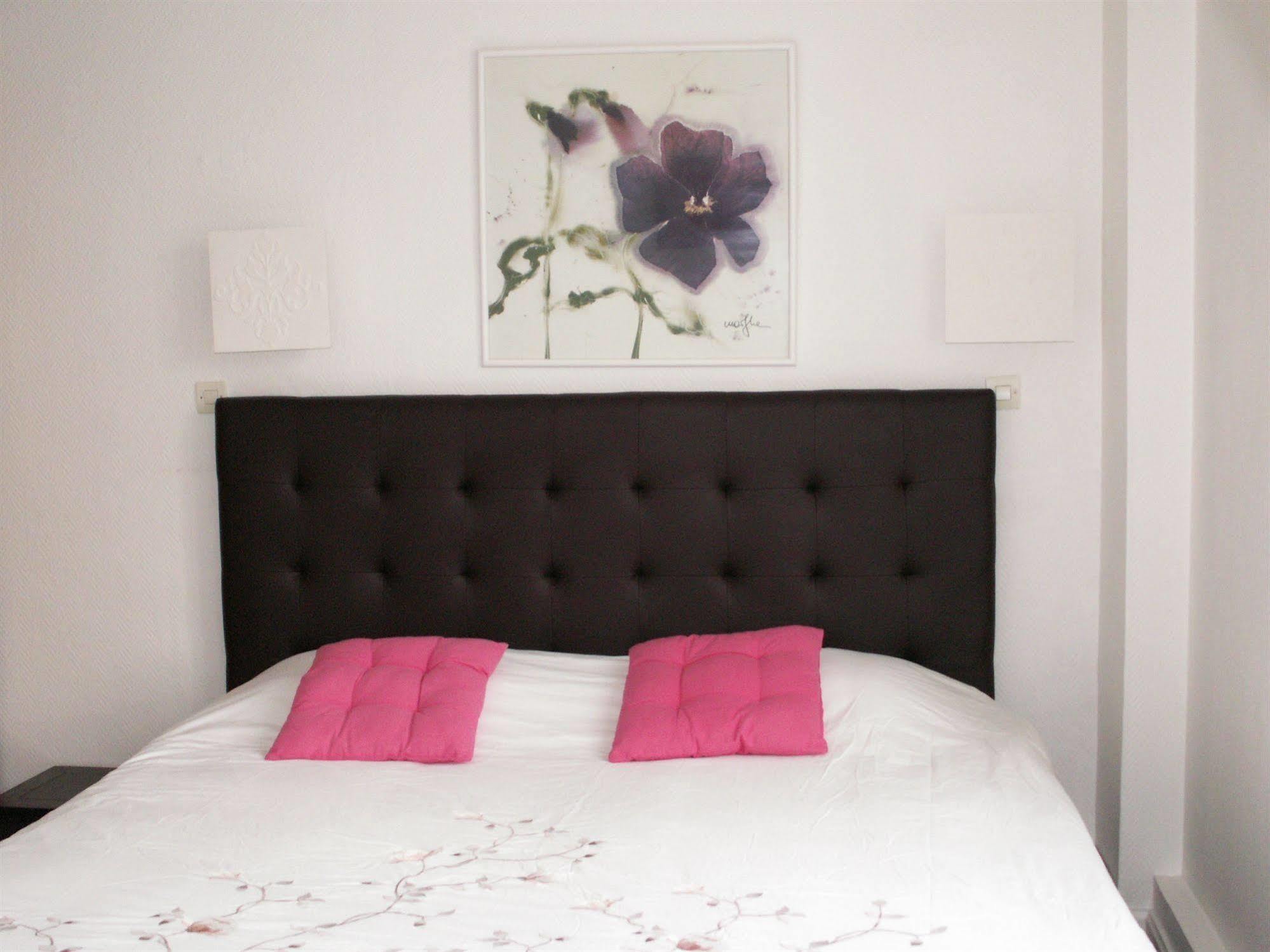 Agena Hotel Brest Bagian luar foto