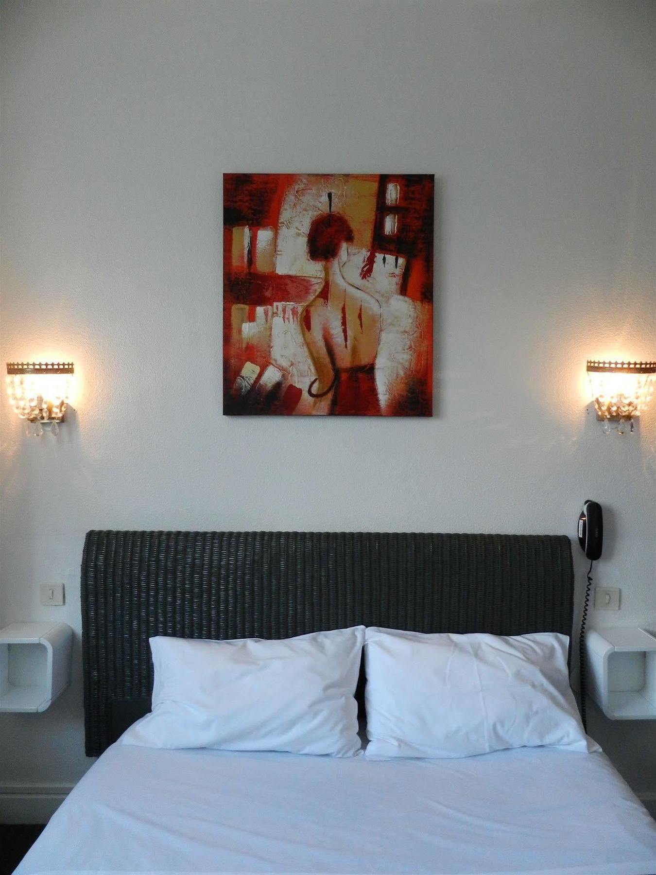 Agena Hotel Brest Bagian luar foto