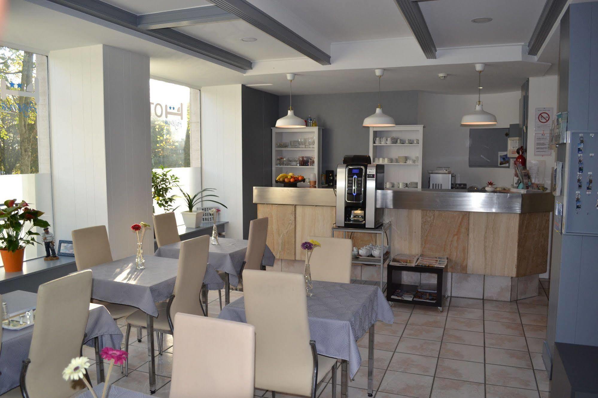 Agena Hotel Brest Bagian luar foto