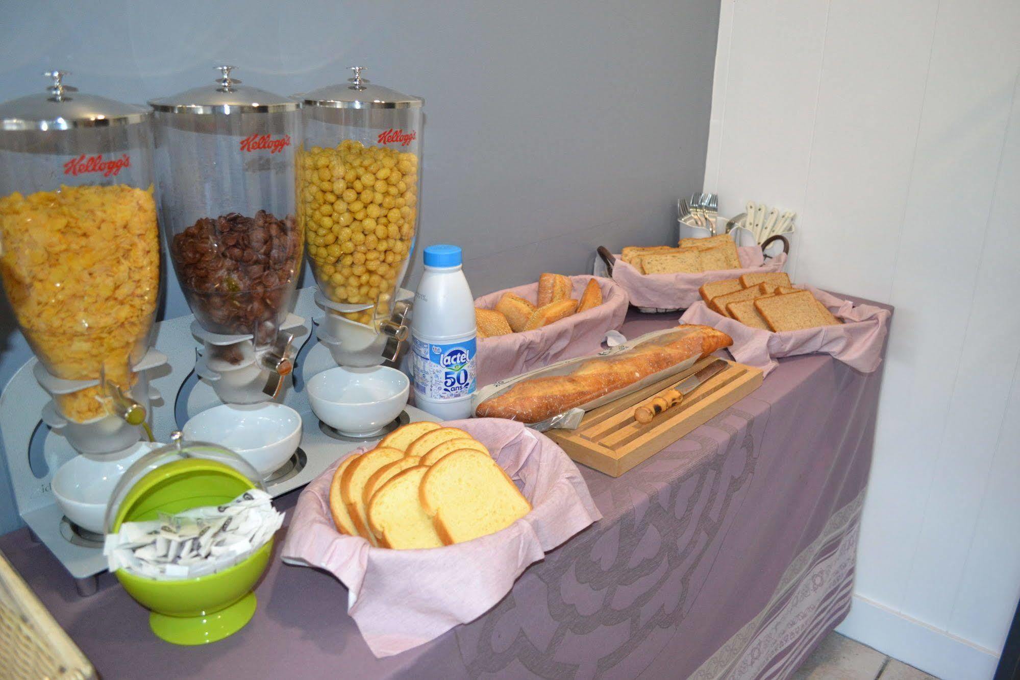 Agena Hotel Brest Bagian luar foto