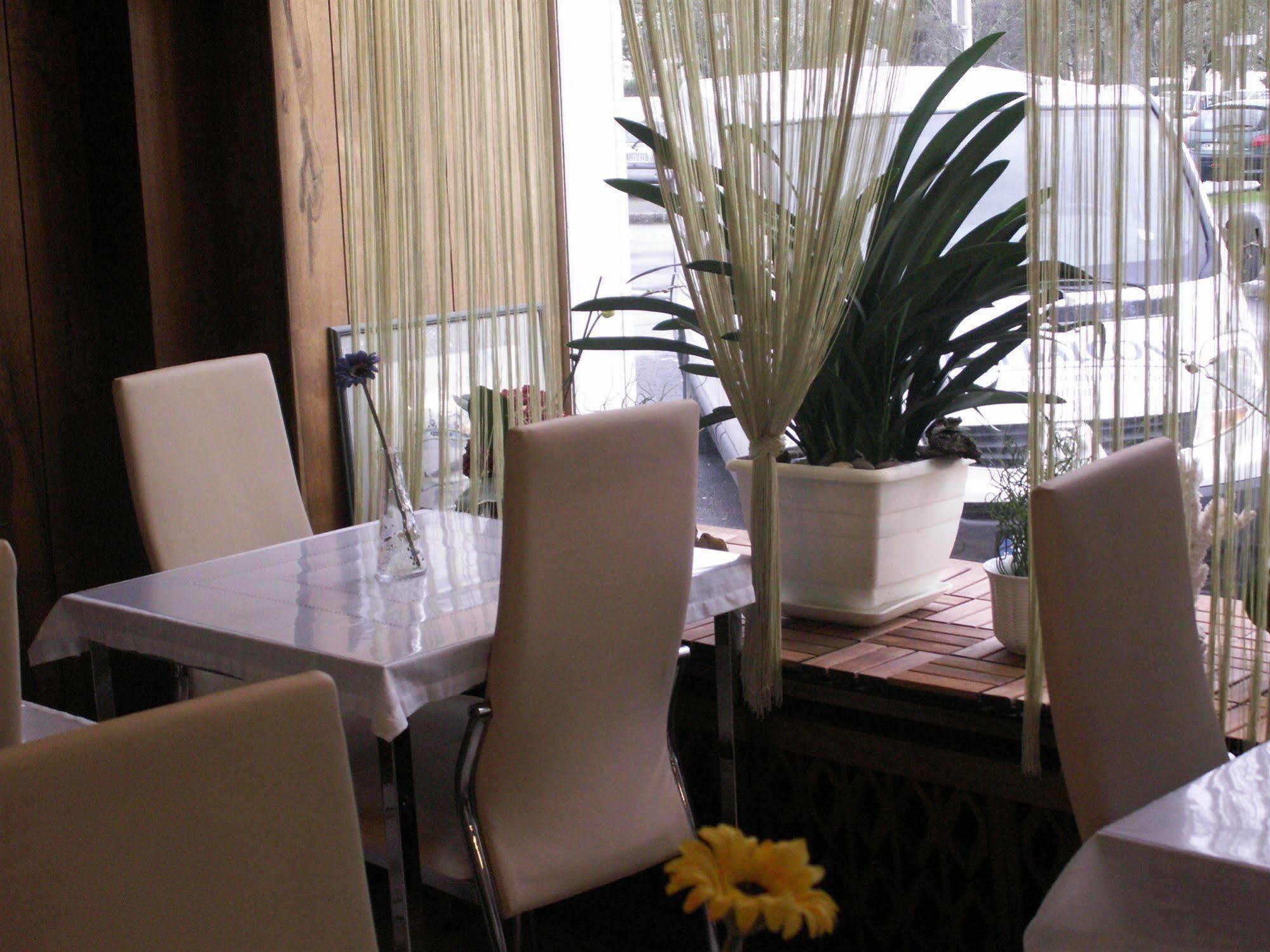Agena Hotel Brest Bagian luar foto